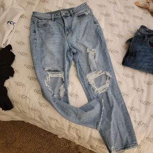 American Eagle Mom Jean